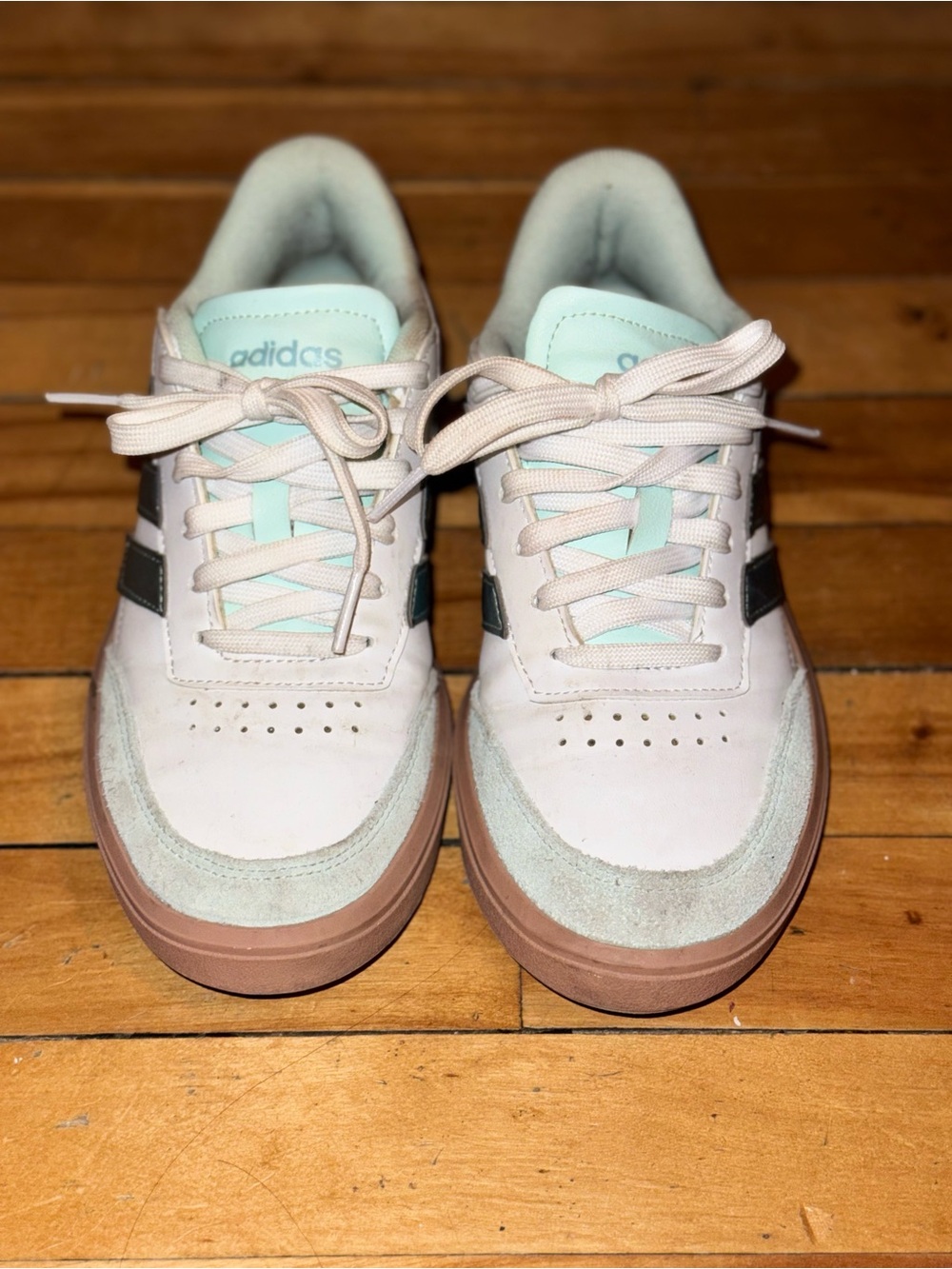 adidas Low-Top Sneakers in blue and white